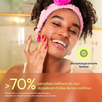 Mulher aplicando Cedinho sérum — dermatologicamente testado, mais de 70% percebeu melhora no viço da pele em 8 dias